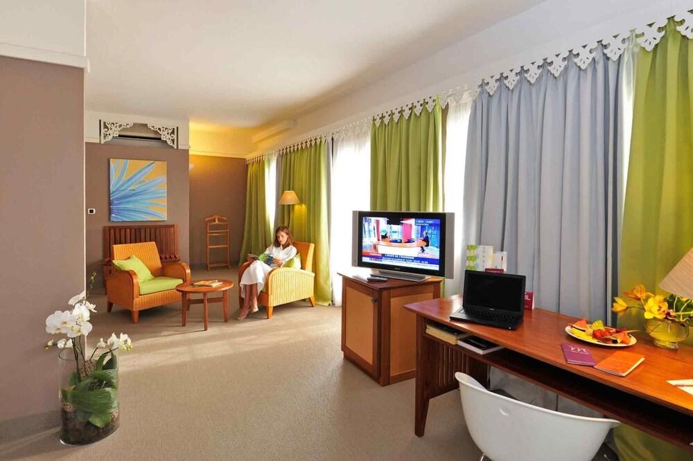 Hotel Exsel Creolia แซงต์-เดอนี ภายนอก รูปภาพ